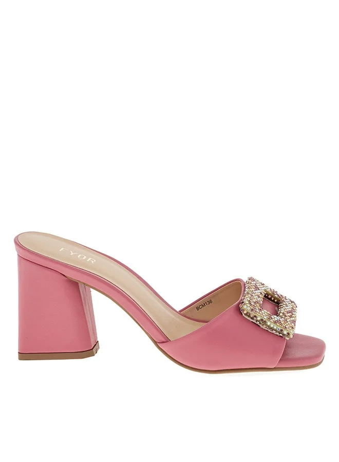 فايور صندل بكعب مزين ببروش